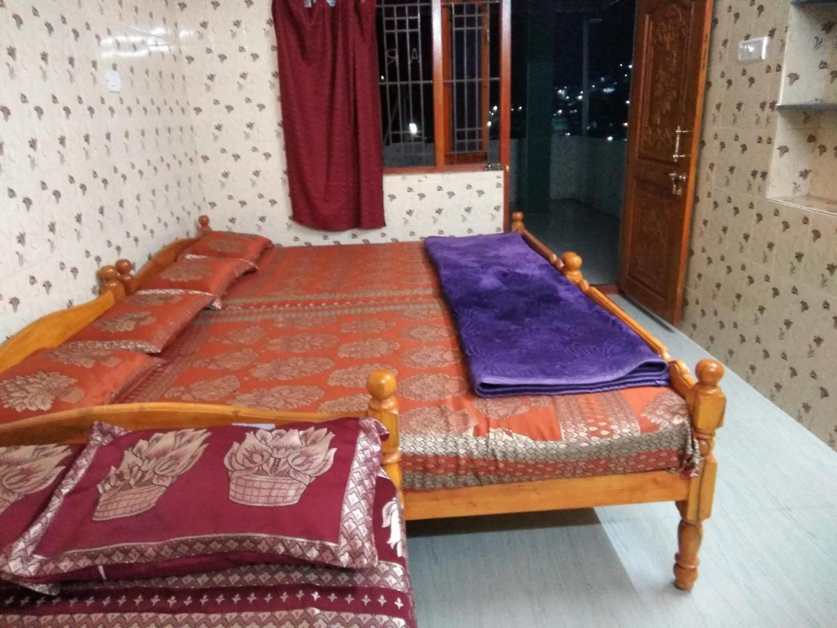 Maniis Homestay Vālpārai Exterior foto
